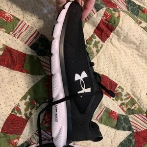 Men’s under armour tennis shoes